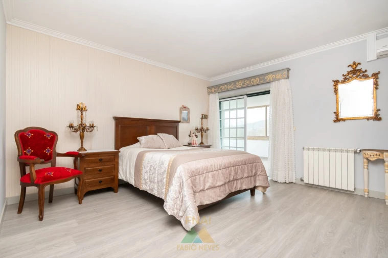 Moradia T5 para Venda em Ribeira Foto 39