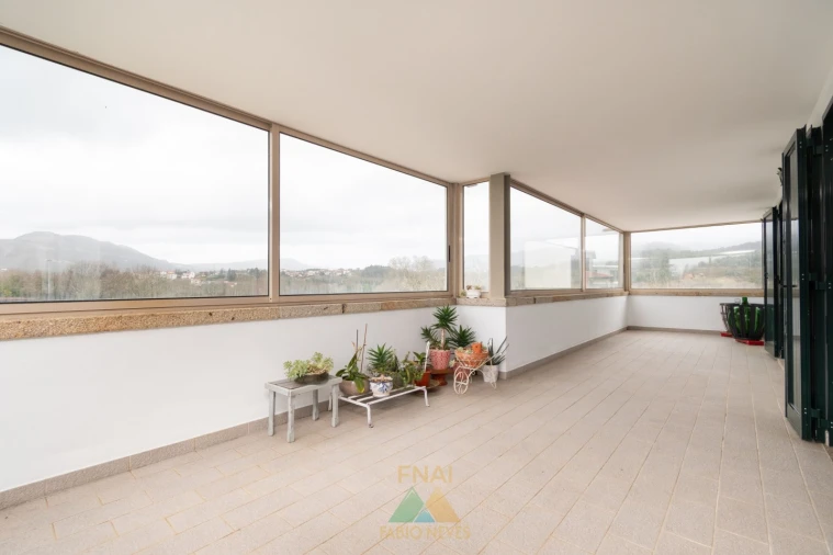 Moradia T5 para Venda em Ribeira Foto 46