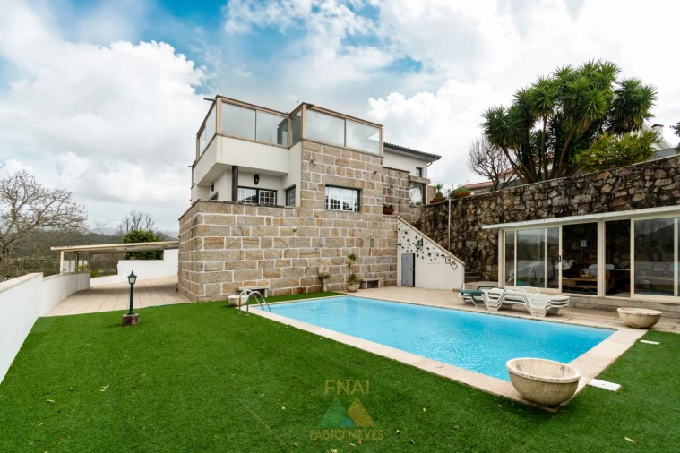 Moradia T5 para Venda em Ribeira Foto 2