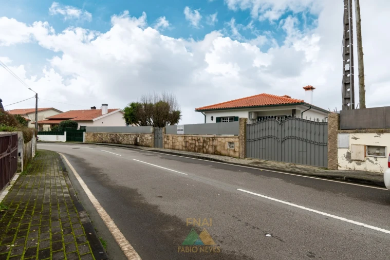 Moradia T5 para Venda em Ribeira Foto 55