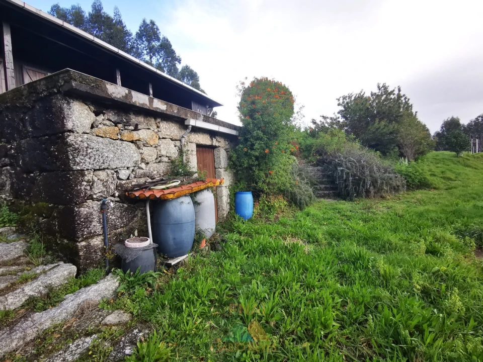 Moradia T2 para Venda em Gondufe Foto 9