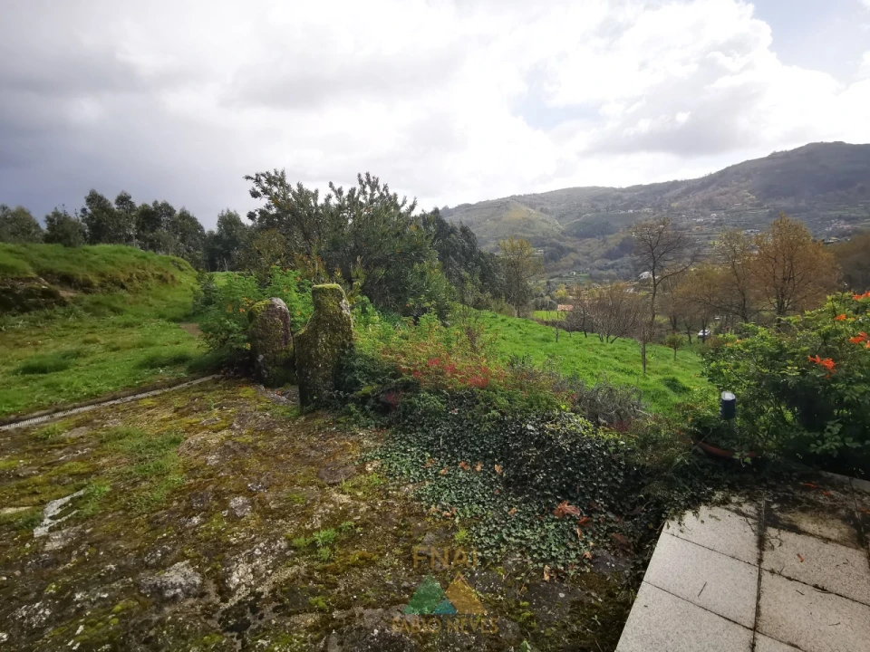 Moradia T2 para Venda em Gondufe Foto 6