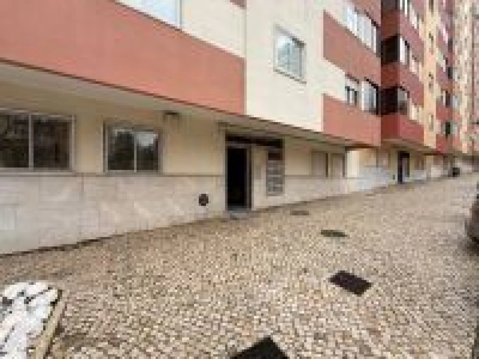 Apartamento T2 para Arrendamento em Venteira Foto 4