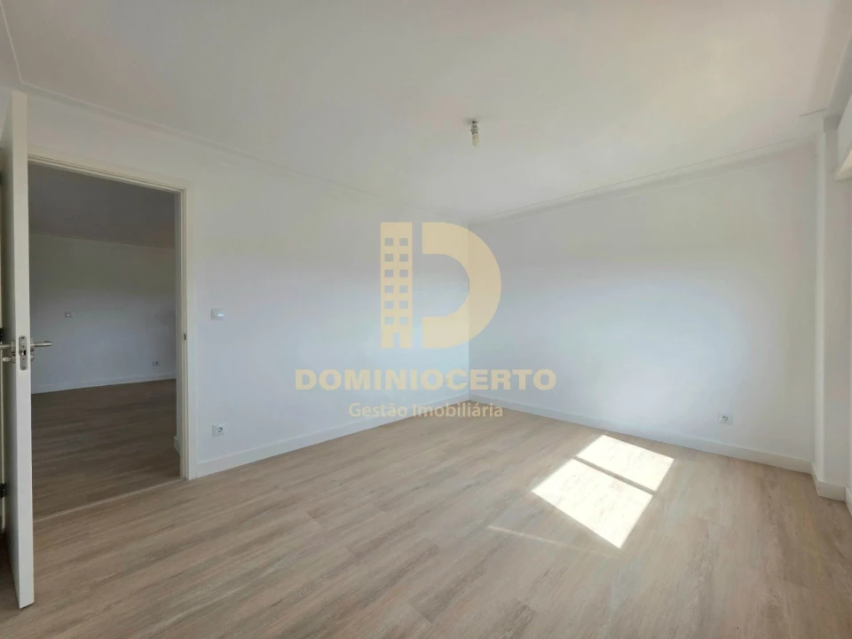 Apartamento T2 para Venda em Rio Tinto Foto 12