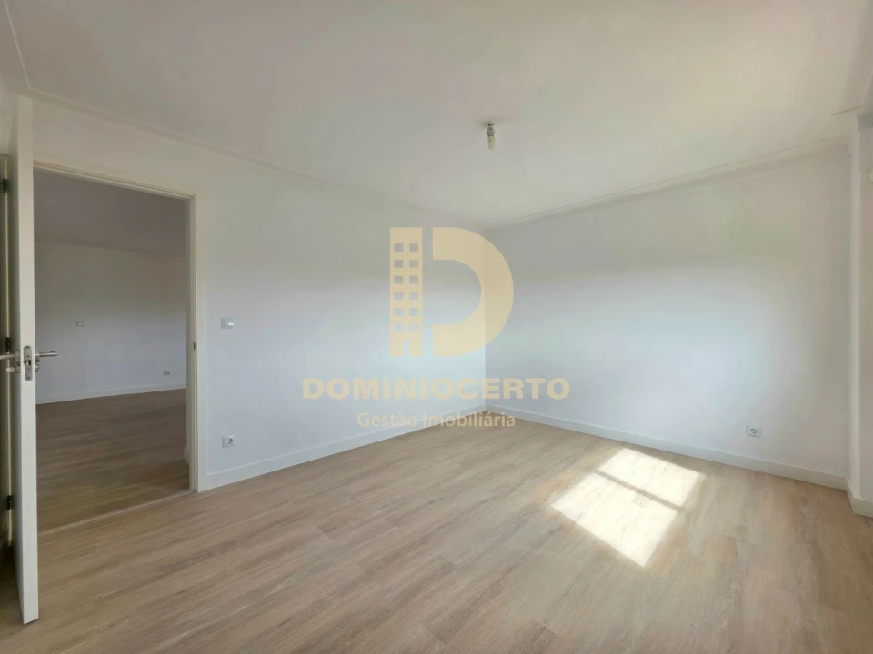 Apartamento T2 para Venda em Rio Tinto Foto 13