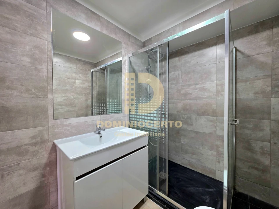 Apartamento T2 para Venda em Rio Tinto Foto 24