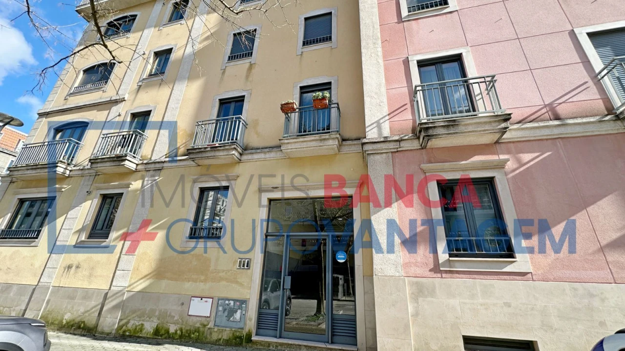 Apartamento T1 para Venda em Oliveira do Douro Foto 2