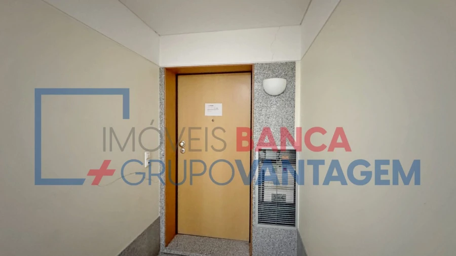 Apartamento T1 para Venda em Oliveira do Douro Foto 3