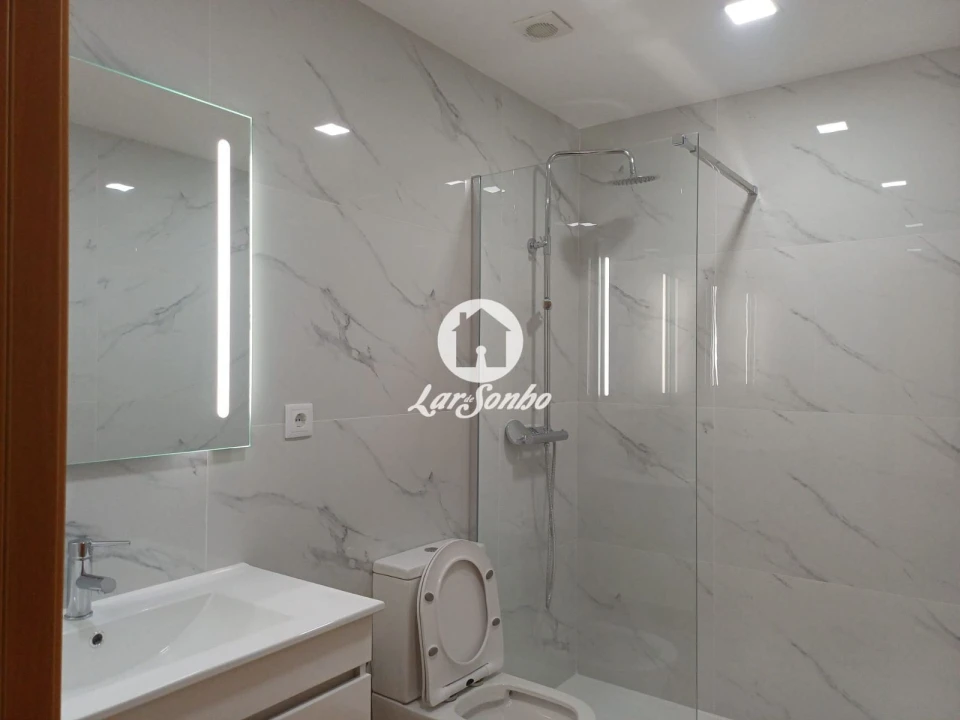 Apartamento T2 para Venda em Balugães Foto 10