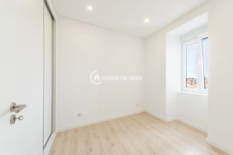 Apartamento T2 para Arrendamento em Oeiras e São Julião da Barra, Paço de Arcos e Caxias Foto 6