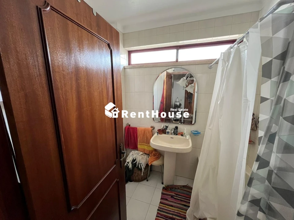 Apartamento T2 para Venda em Buarcos Foto 13