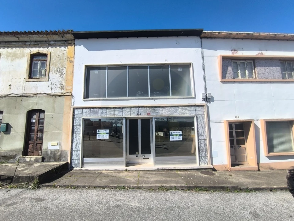 Loja para Venda em Tramagal Foto 1