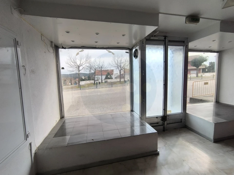 Loja para Venda em Tramagal Foto 2