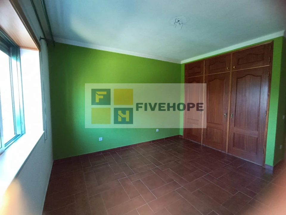 Moradia T3 para Venda em Serpins Foto 10