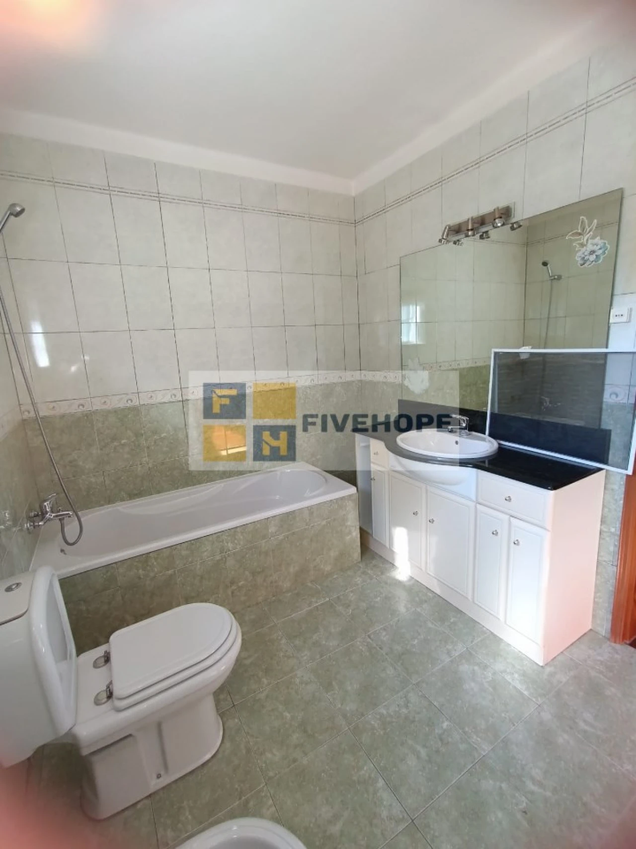 Moradia T3 para Venda em Serpins Foto 13