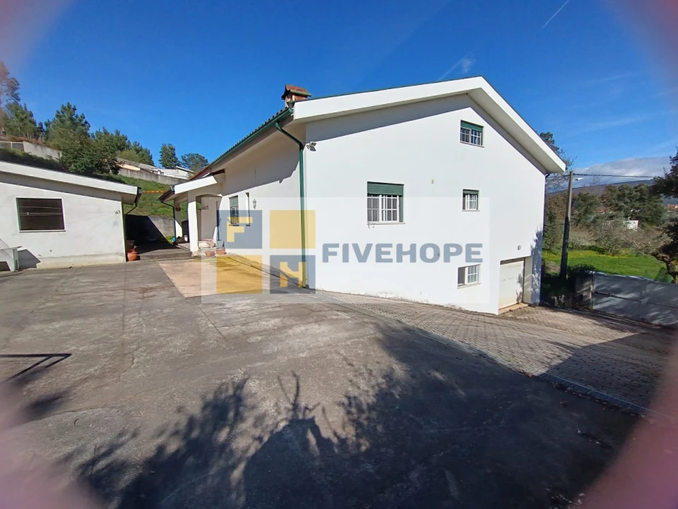 Moradia T3 para Venda em Serpins Foto 24