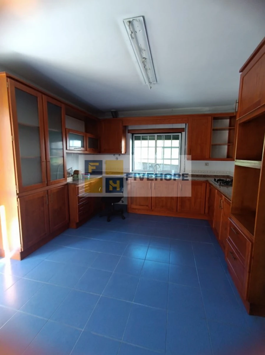 Moradia T3 para Venda em Serpins Foto 1