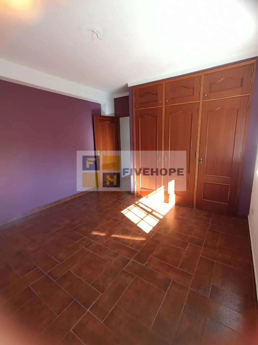 Moradia T3 para Venda em Serpins Foto 12