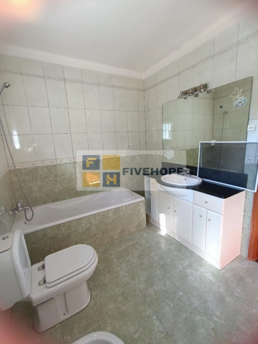 Moradia T3 para Venda em Serpins Foto 13