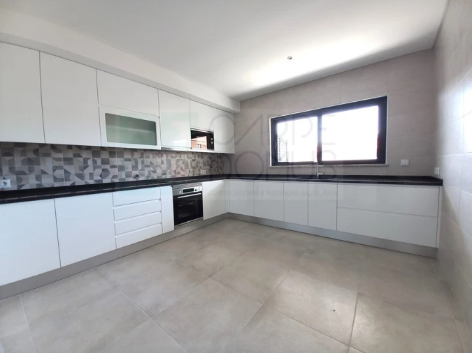 Apartamento T4 para Venda em Tavira (Santa Maria e Santiago) Foto 8