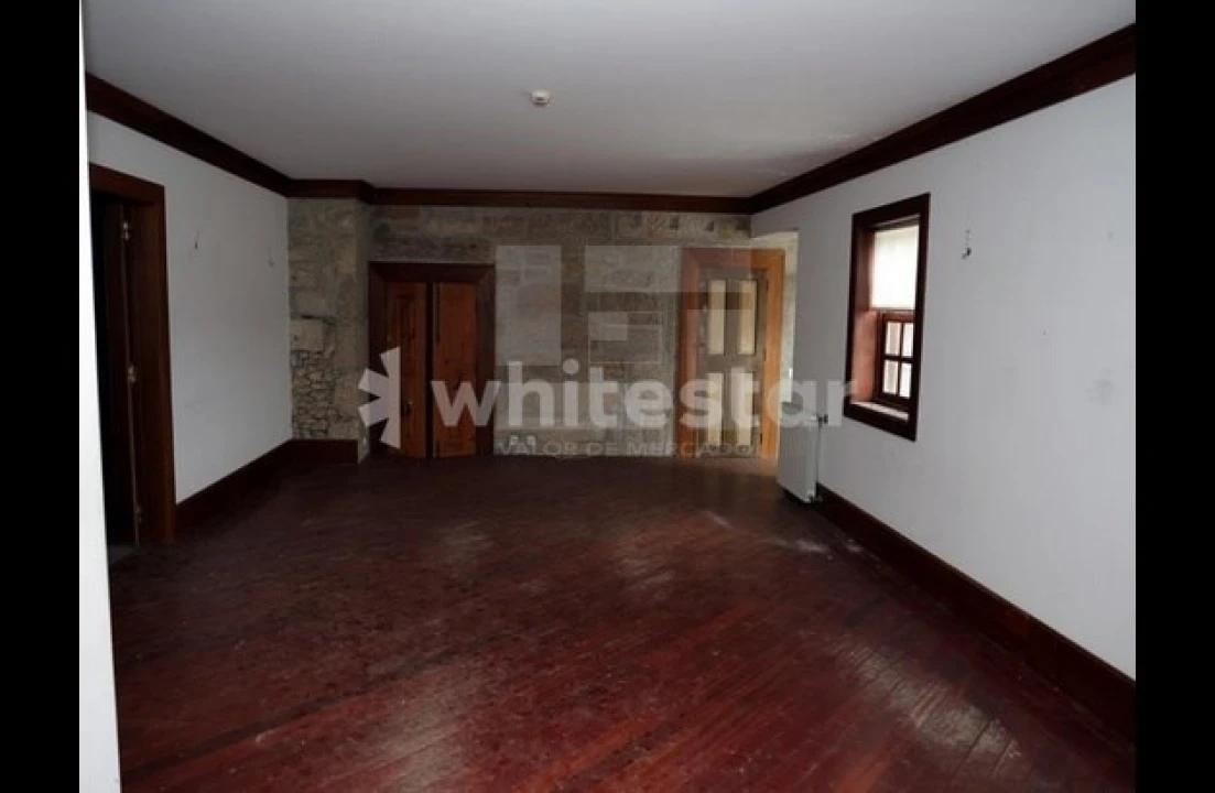 Moradia T10 para Venda em Santa Cruz da Trapa e São Cristóvão de Lafões Foto 5