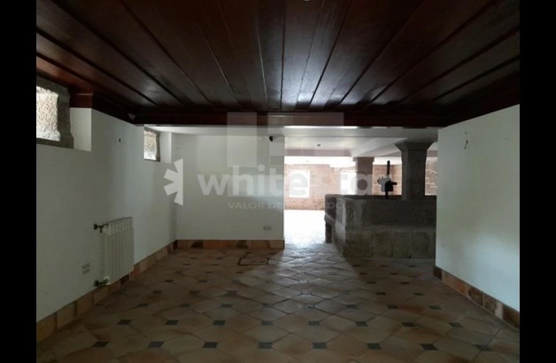 Moradia T10 para Venda em Santa Cruz da Trapa e São Cristóvão de Lafões Foto 13