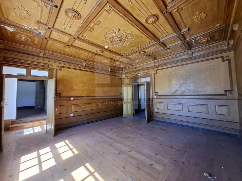 Moradia T10 para Venda em Santa Cruz da Trapa e São Cristóvão de Lafões Foto 3