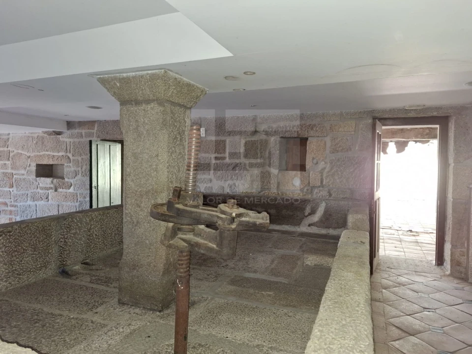 Moradia T10 para Venda em Santa Cruz da Trapa e São Cristóvão de Lafões Foto 14