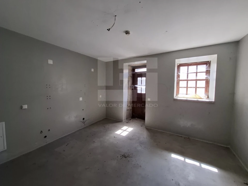 Moradia T10 para Venda em Santa Cruz da Trapa e São Cristóvão de Lafões Foto 23