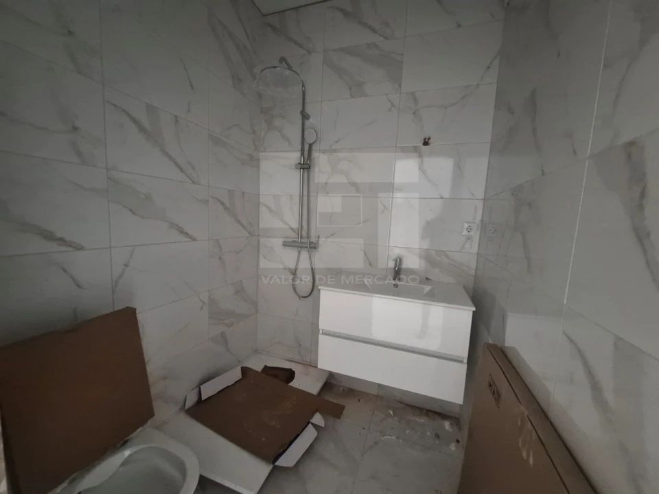 Apartamento T1 para Venda em Venteira Foto 15