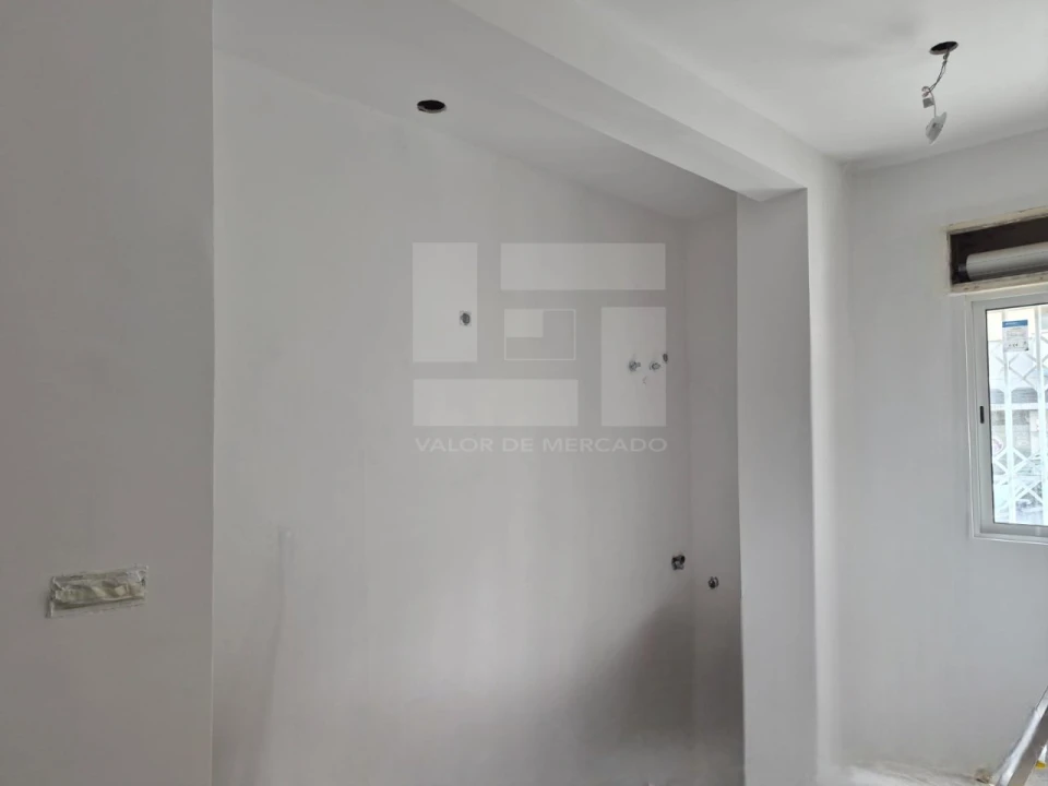 Apartamento T1 para Venda em Venteira Foto 4