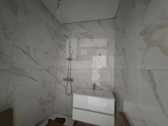 Apartamento T1 para Venda em Venteira Foto 13