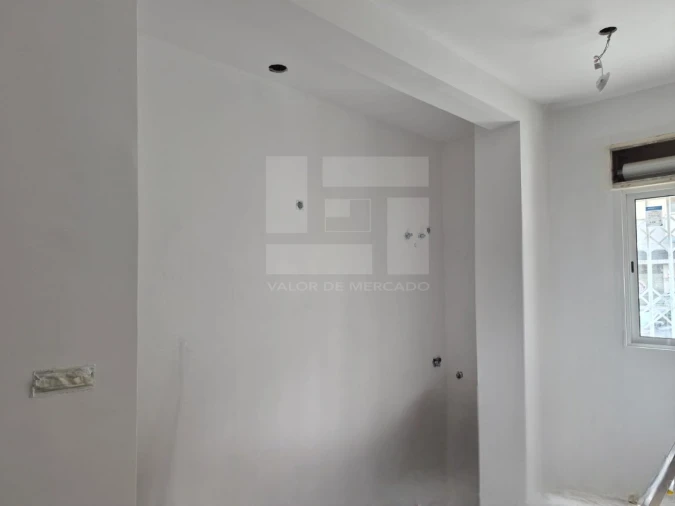Apartamento T1 para Venda em Venteira Foto 4