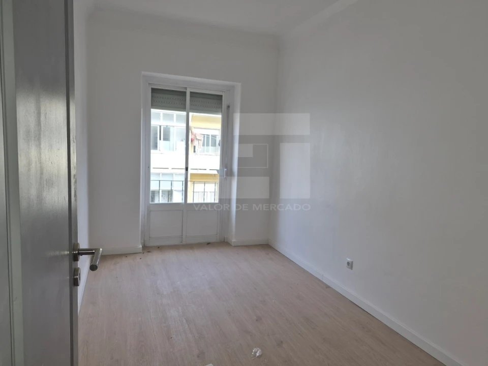 Apartamento T2 para Venda em Falagueira-Venda Nova Foto 13
