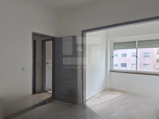 Apartamento T2 para Venda em Falagueira-Venda Nova Foto 2
