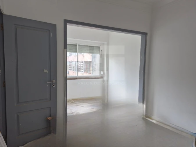 Apartamento T2 para Venda em Falagueira-Venda Nova Foto 3