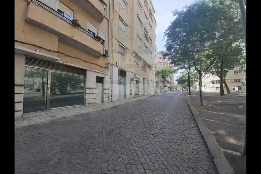 Loja para Venda em Avenidas Novas Foto 1