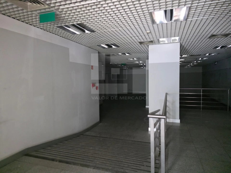 Loja para Venda em Avenidas Novas Foto 3