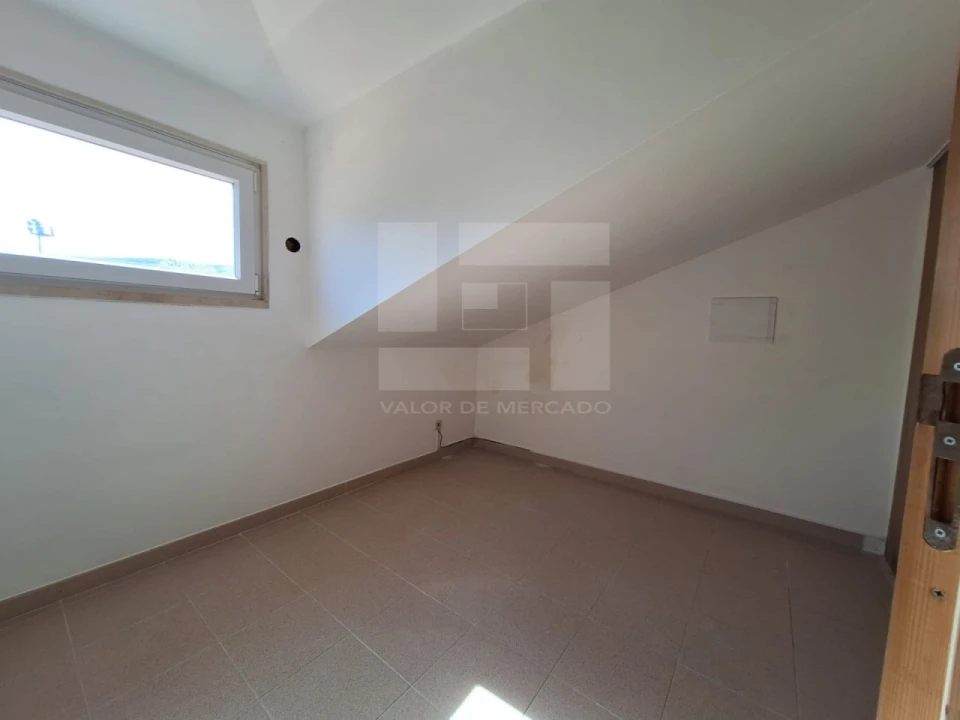 Moradia T2 para Venda em Arruda dos Vinhos Foto 31