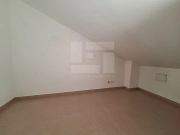 Moradia T2 para Venda em Arruda dos Vinhos