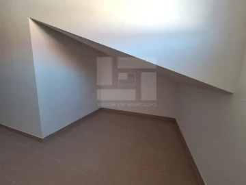 Moradia T2 para Venda em Arruda dos Vinhos