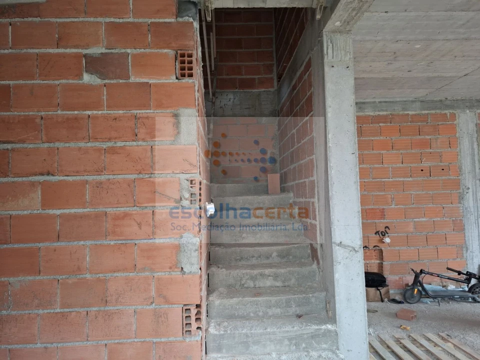 Moradia T4 para Venda em Fernao Ferro Foto 25