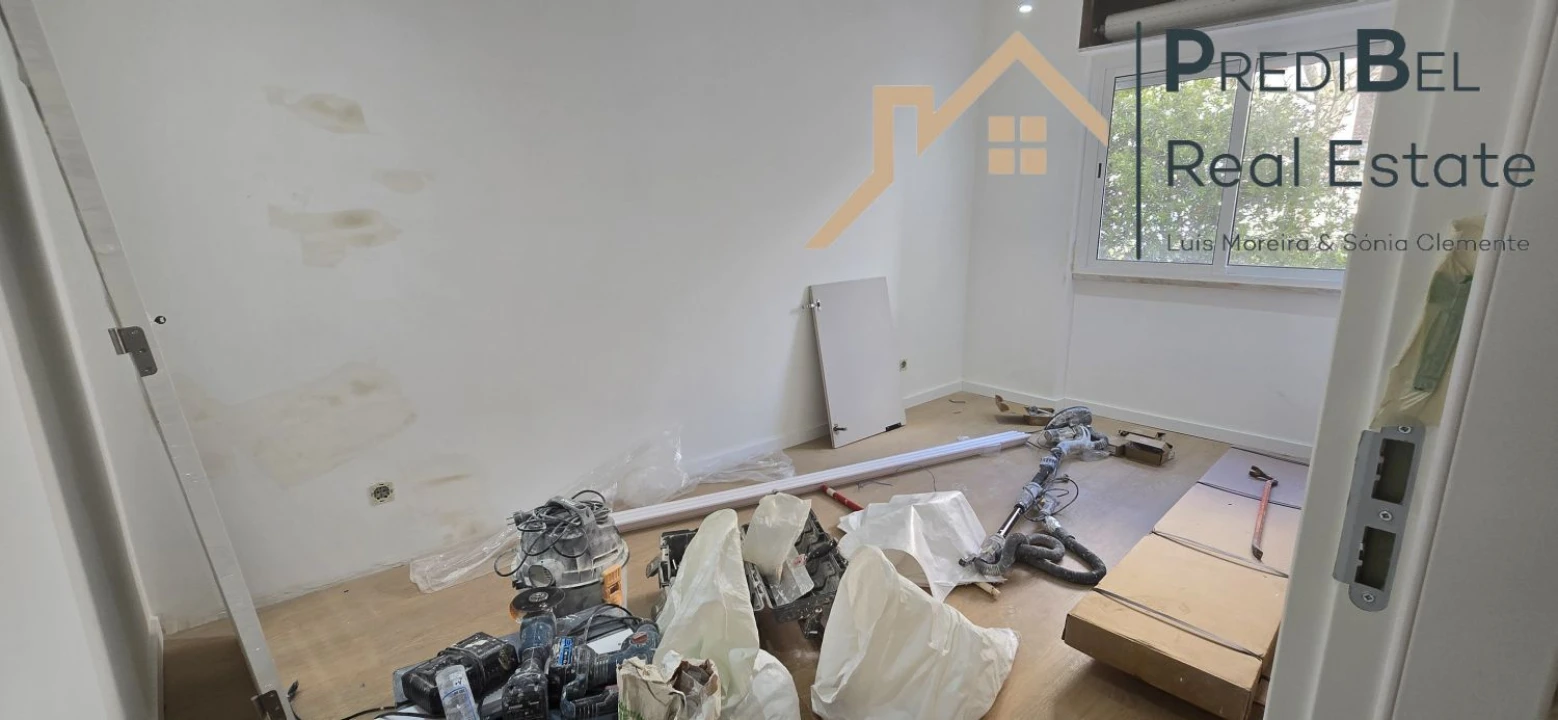 Apartamento T3 para Venda em Falagueira-Venda Nova Foto 2