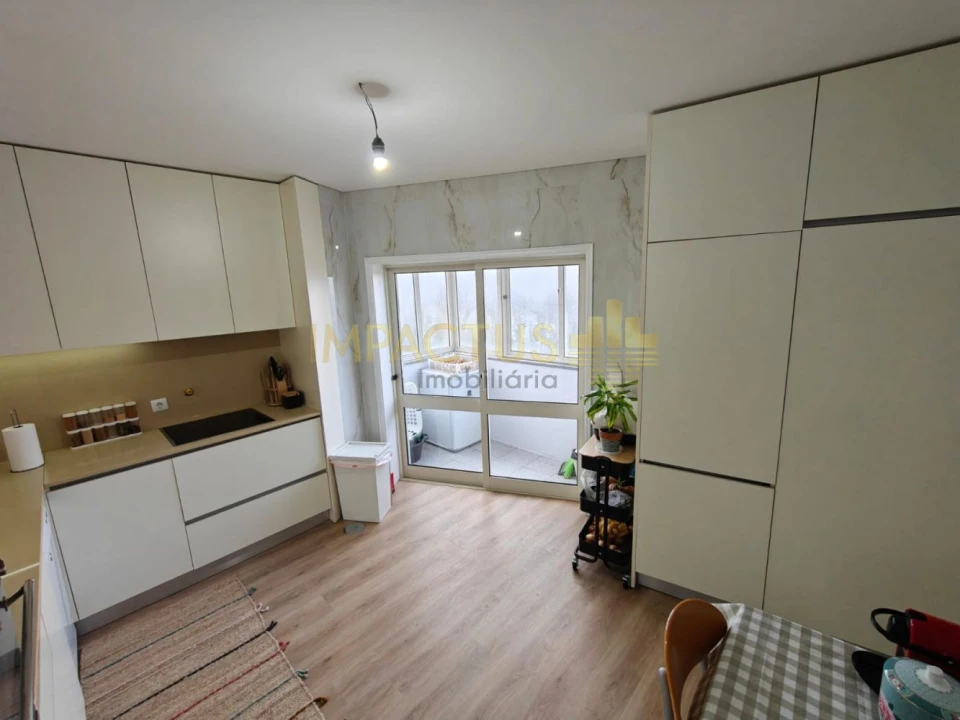 Apartamento T3 para Venda em Astromil Foto 7