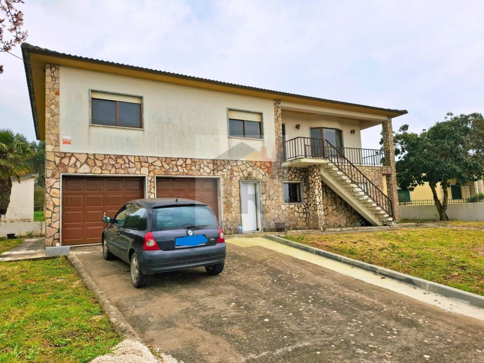 Moradia T6 para Venda em Salir de Matos Foto 12