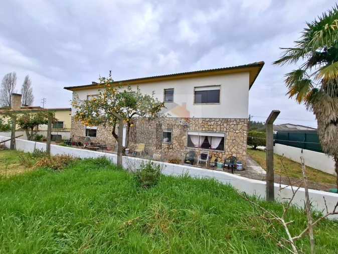 Moradia T6 para Venda em Salir de Matos Foto 15