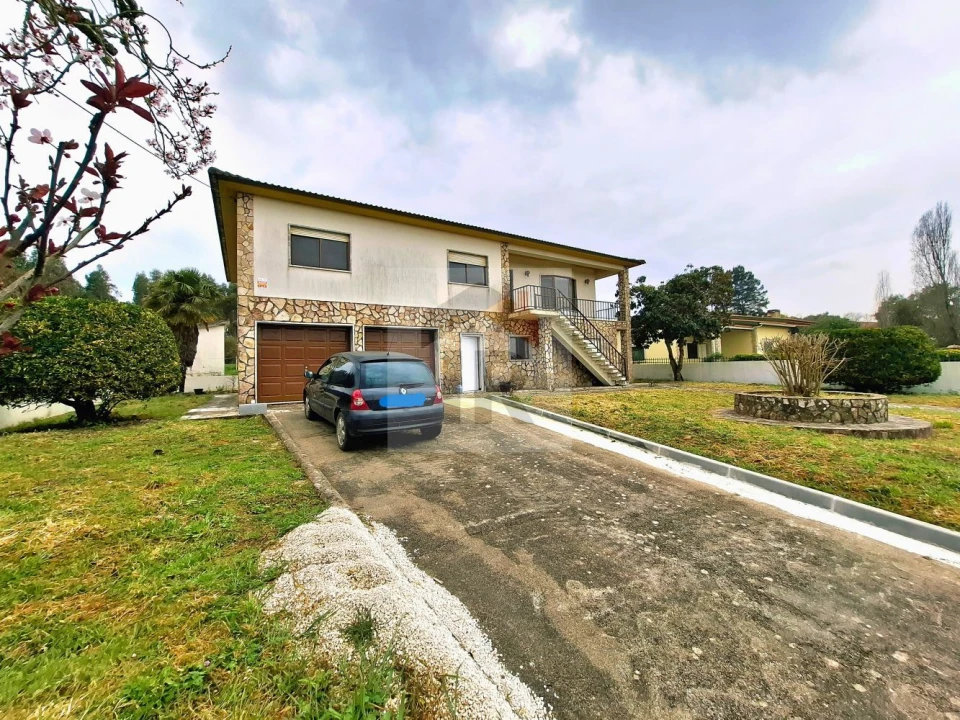 Moradia T6 para Venda em Salir de Matos Foto 13