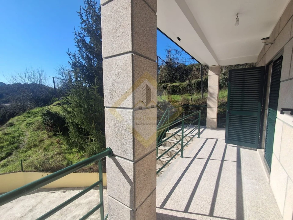 Moradia T3 para Venda em Freixo de Cima e de Baixo Foto 7
