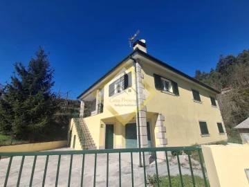 Moradia T3 para Venda em Freixo de Cima e de Baixo