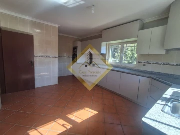 Moradia T3 para Venda em Freixo de Cima e de Baixo